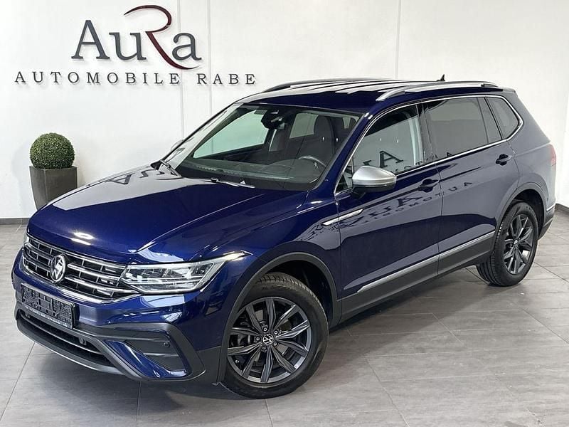 Atlantic blue Gebraucht 2022 VW Tiguan Allspace Life SUV | 29.449 € (Superpreis) - Bild 1/4