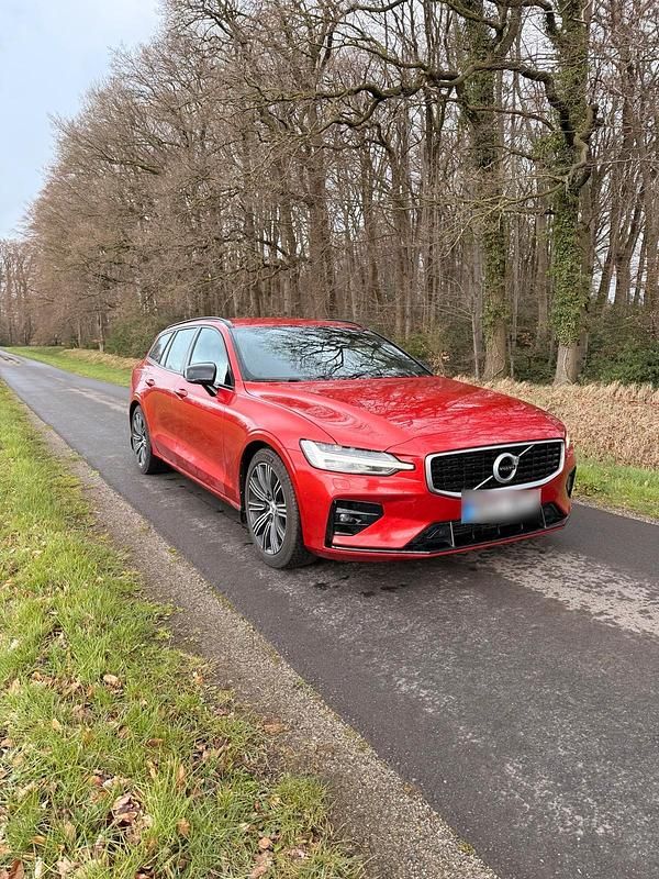 Gebraucht Volvo V60 R-Design 194 PS (142 kW) 2019 Rot Kombi