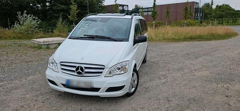 Weiß Gebraucht 2010 Mercedes Viano Van / Kleinbus | 12.500 € (Superpreis) - Bild 1/4