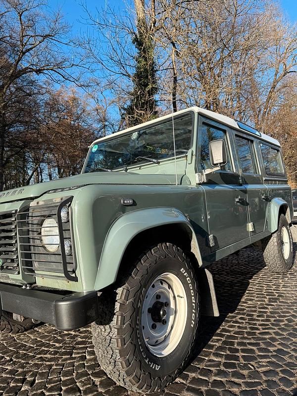 Gebraucht Land Rover Defender 122 PS (89 kW) 2008 Grün SUV