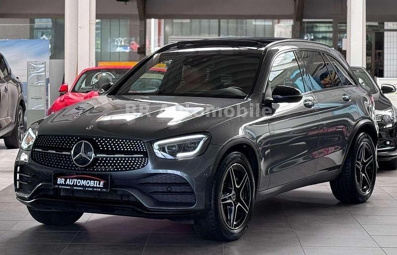 Gebraucht Mercedes GLC300 AMG line 245 PS (180 kW) 2020 Selenitgrau SUV