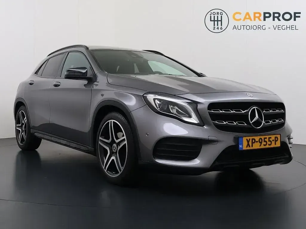 Gebraucht Mercedes GLA180 Business 122 PS (89 kW) 2019 Grau SUV