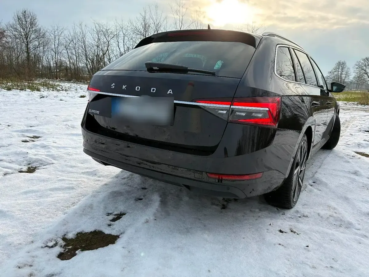 Gebraucht Skoda Superb Style 150 PS (110 kW) 2023 Schwarz Kombi