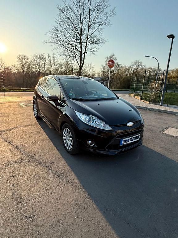 Gebraucht Ford Fiesta Trend 82 PS (60 kW) 2009 Blau Kleinwagen