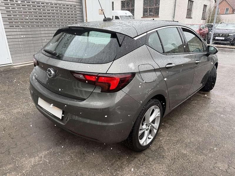Gebraucht Opel Astra 110 PS (80 kW) 2020 Silbergrau Limousine