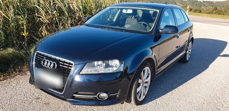 Gebraucht Audi A3 Ambition 105 PS (77 kW) 2011 Blau Kleinwagen