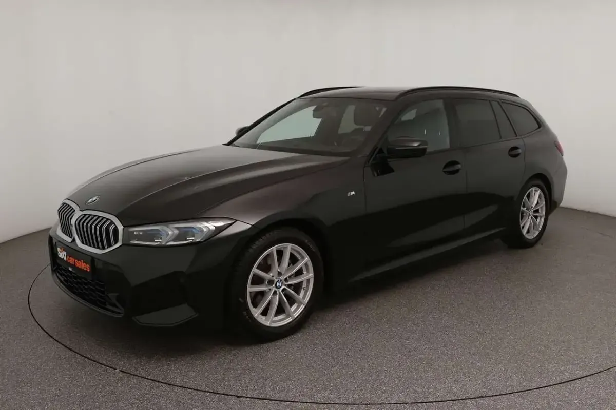 Gebraucht BMW 320 M Sport 190 PS (139 kW) 2025 Black sapphire Kombi