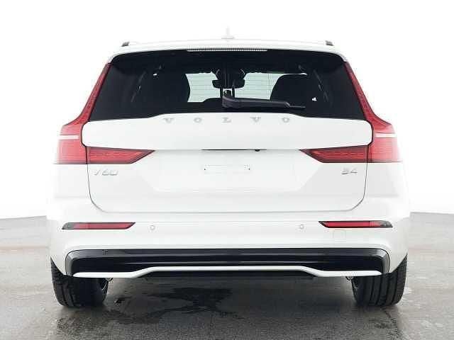 Gebraucht Volvo V60 145 PS (106 kW) 2025 Kombi