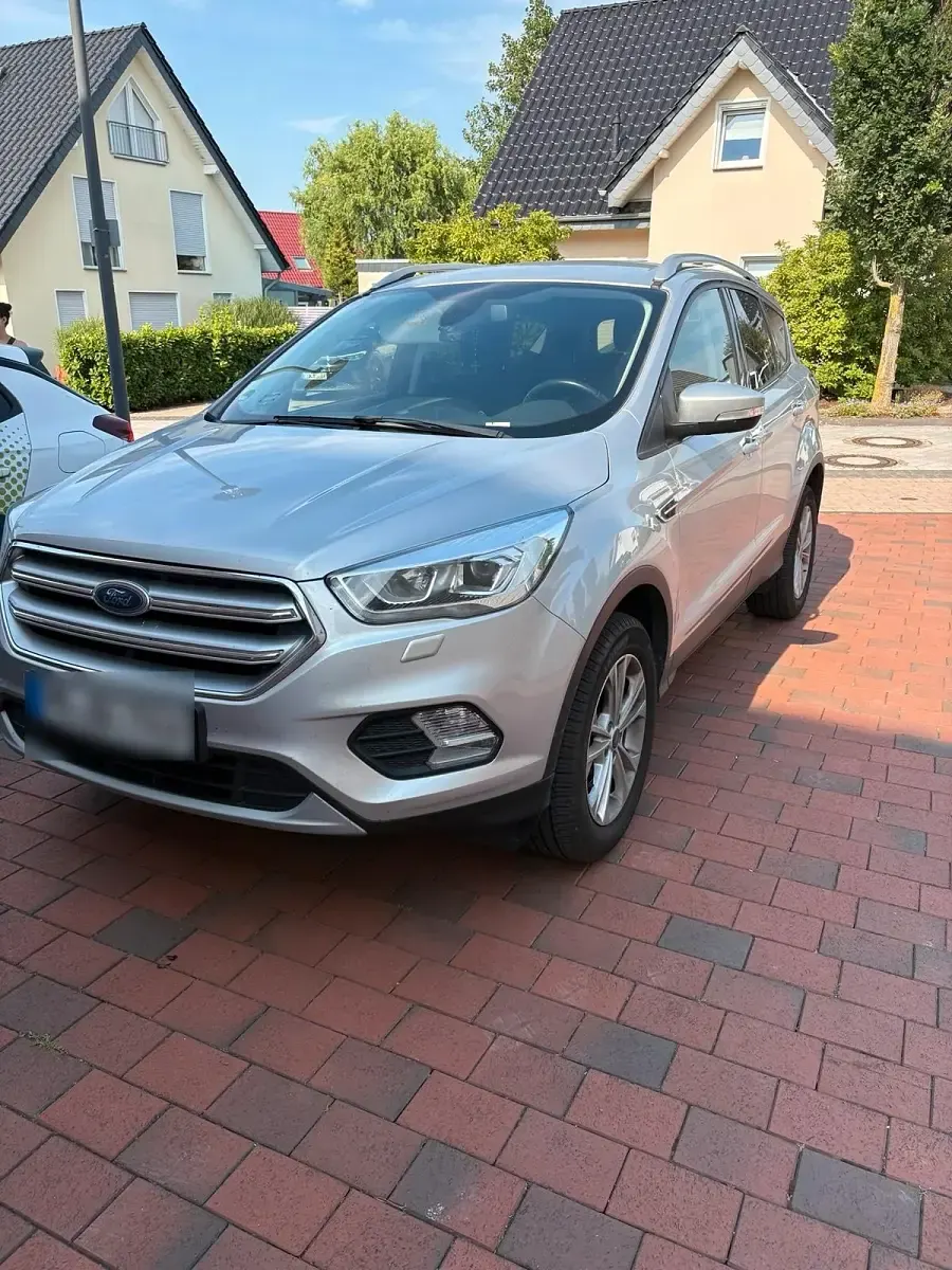 Gebraucht Ford Kuga Titanium 150 PS (110 kW) 2017 Silber SUV