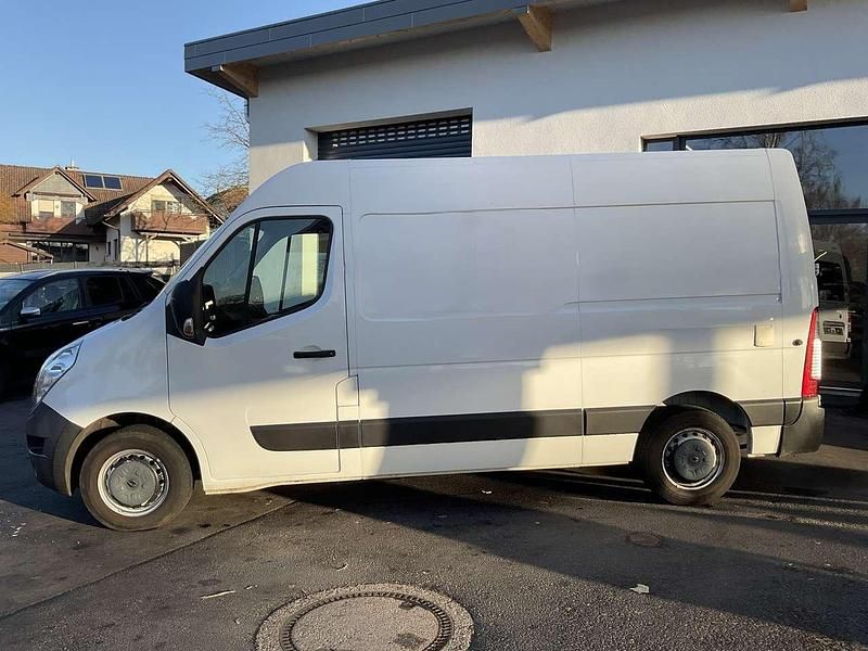 Second-hand Renault Master 110 CP (80 kW) 2018 Alb Monovolum