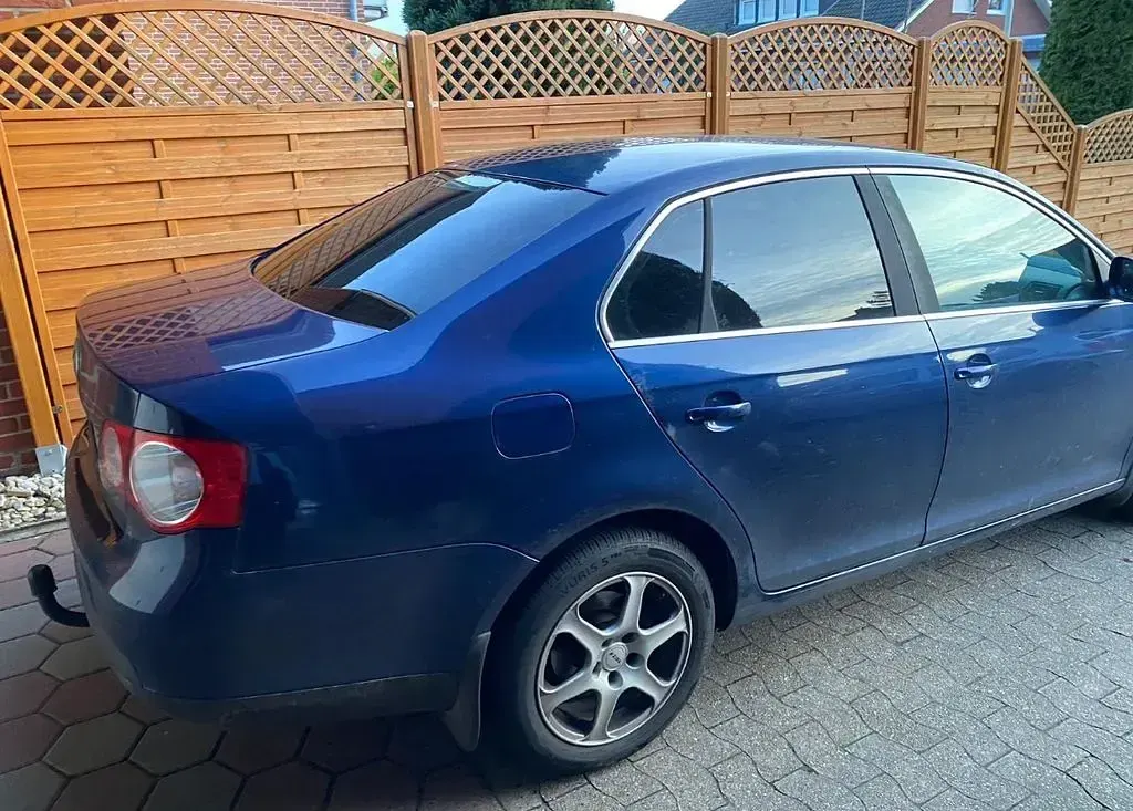Gebraucht VW Jetta Comfortline 150 PS (110 kW) 2007 Blau Limousine