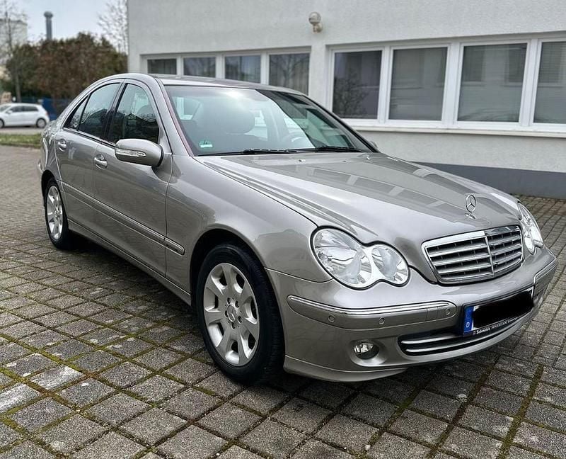 Gebraucht Mercedes C220 Elegance 150 PS (110 kW) 2006 Grau Limousine