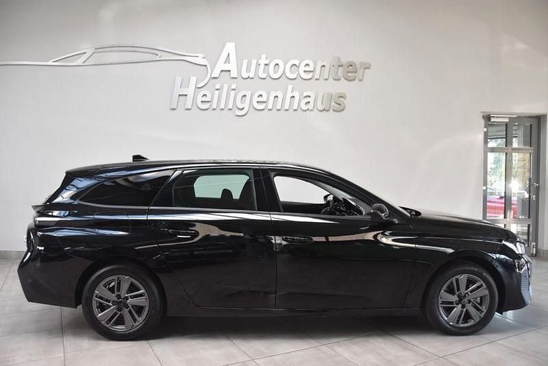 Gebraucht Peugeot 308 SW Active 131 PS (96 kW) 2024 Schwarz Kombi