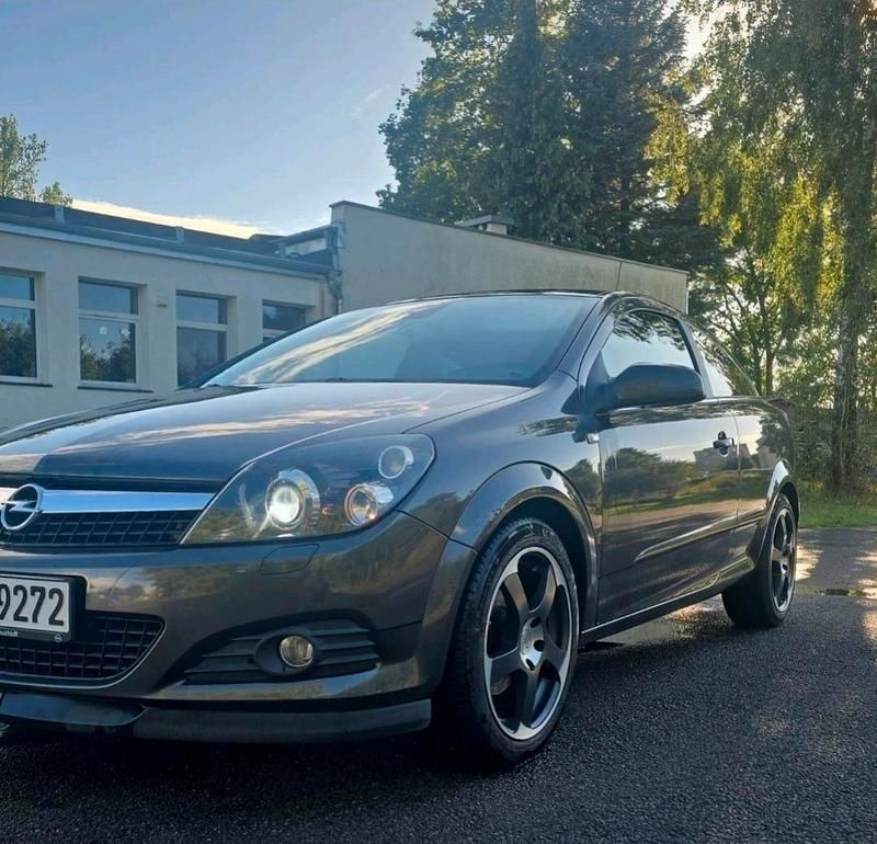 Gebraucht 2025 Opel Astra GTC Kleinwagen | 2.999 € - Bild 1/4