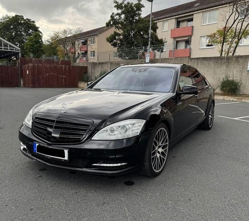 Schwarz Gebraucht 2010 Mercedes S350 Limousine | 20.500 € (Etwas zu teuer) - Bild 1/4