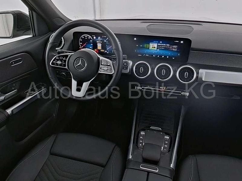 Gebraucht Mercedes GLB180 Progressive 136 PS (100 kW) 2023 Kosmosschwarz SUV