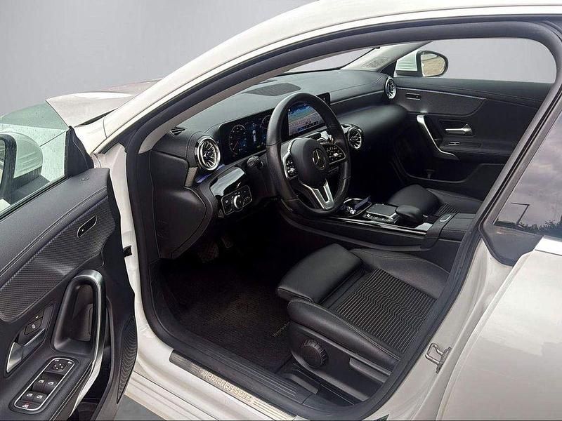 Gebraucht Mercedes CLA250e 218 PS (160 kW) 2021 Weiß Limousine
