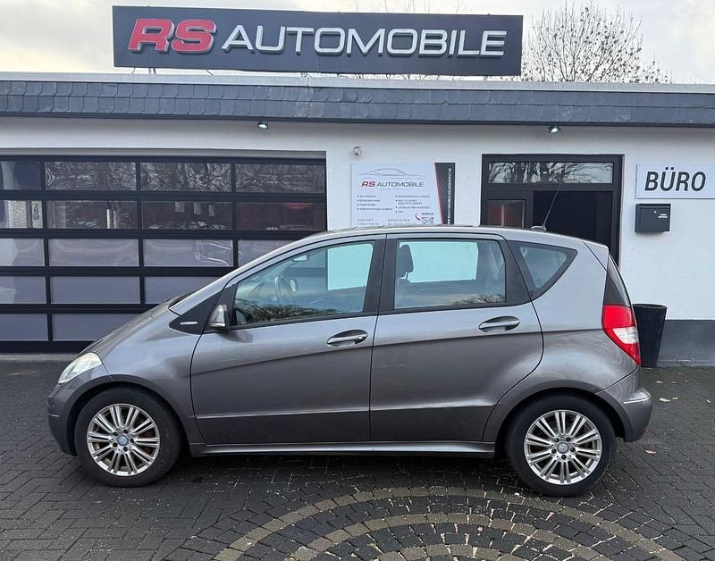 Gebraucht Mercedes A180 116 PS (85 kW) 2010 Grau Kleinwagen