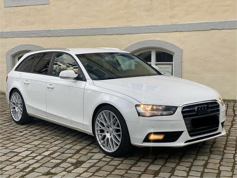 Gebraucht Audi A4 S-Line 245 PS (180 kW) 2012 Weiß Kombi