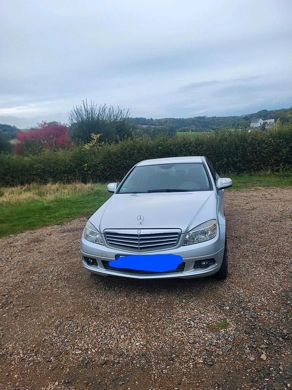 Silber Gebraucht 2007 Mercedes C200 Limousine | 6.800 € (Fairer Preis) - Bild 1/4