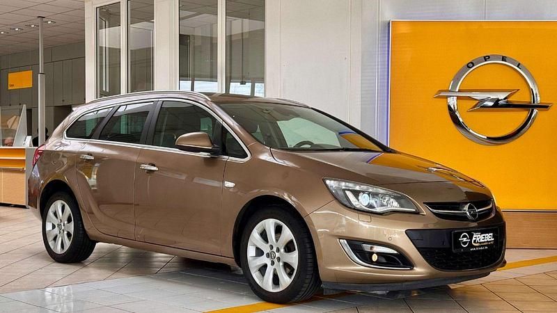 Gebraucht Opel Astra 140 PS (102 kW) 2013 Braun Kombi