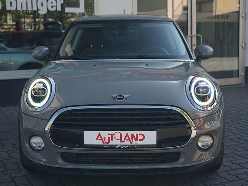 Gebraucht Mini Cooper 136 PS (100 kW) 2019 Moonwalk grau (metallic) Kleinwagen