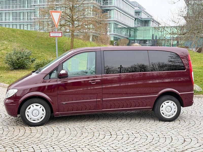 Gebraucht Mercedes Viano 204 PS (150 kW) 2009 Rot Van / Kleinbus