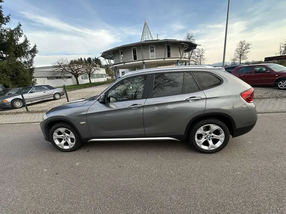 Gebraucht BMW X1 xLine 184 PS (135 kW) 2012 Grau SUV