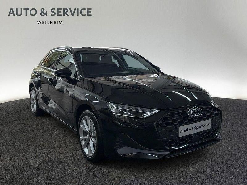 Gebraucht Audi A3 Ambiente 150 PS (110 kW) 2025 Schwarz Limousine