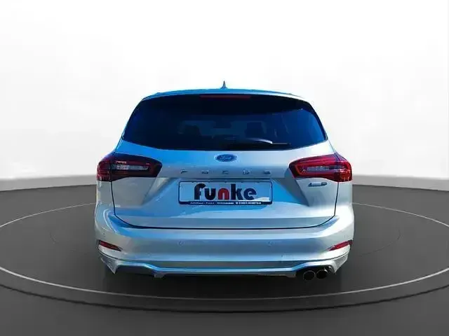 Gebraucht Ford Focus ST-Line 155 PS (114 kW) 2023 Polarsilber metallic Kombi