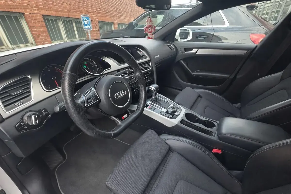 Gebraucht Audi A5 Sportback Design 204 PS (150 kW) 2014 Weiß Kleinwagen