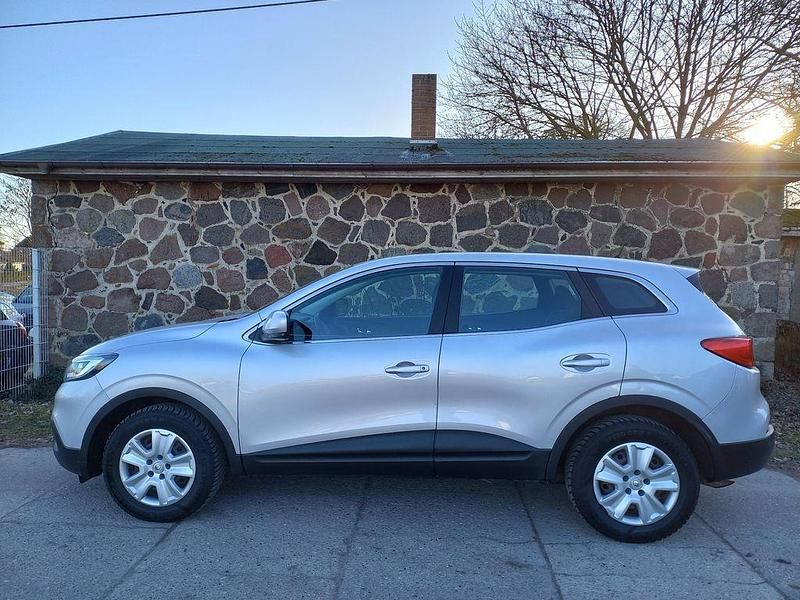 Gebraucht Renault Kadjar Life 131 PS (96 kW) 2017 Silber SUV