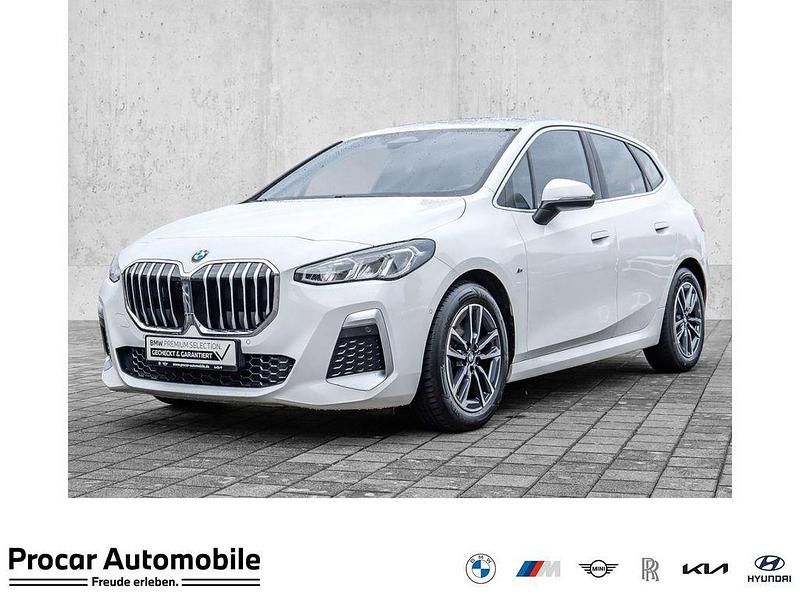 Weiß Gebraucht 2023 BMW 218 Active Tourer M Sport Van / Kleinbus | 27.995 € (Fairer Preis) - Bild 1/4