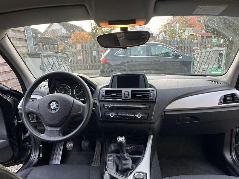 Gebraucht BMW 118 143 PS (105 kW) 2012 Schwarz Kleinwagen