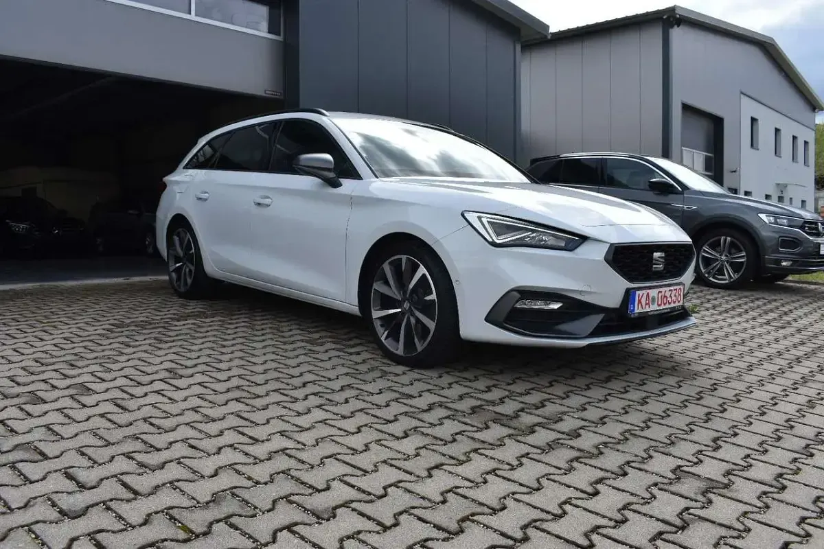 Gebraucht Seat Leon FR 150 PS (110 kW) 2021 Weiß Limousine