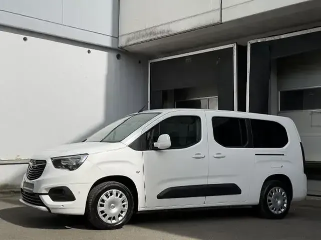 Gebraucht Opel Combo Life Edition 131 PS (96 kW) 2021 Weiß Van / Kleinbus
