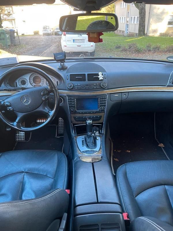 Gebraucht Mercedes E320 224 PS (164 kW) 2005 Blau Limousine