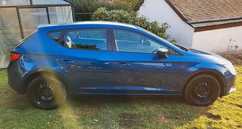 Gebraucht Seat Leon Reference 105 PS (77 kW) 2013 Blau Limousine