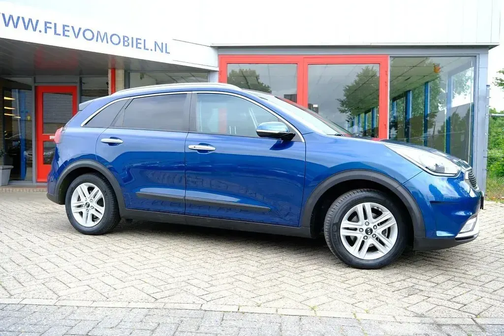 Gebraucht Kia Niro 105 PS (77 kW) 2017 Blau SUV