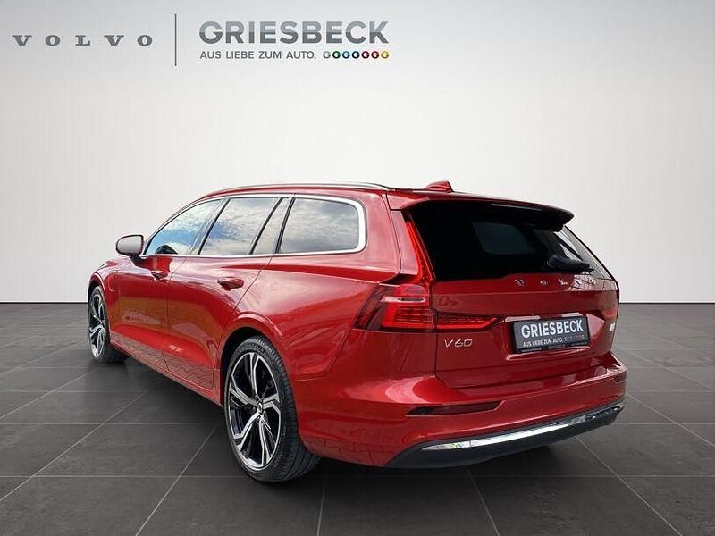 Gebraucht Volvo V60 Ultimate 455 PS (334 kW) 2023 Fusion red / metallic Kombi