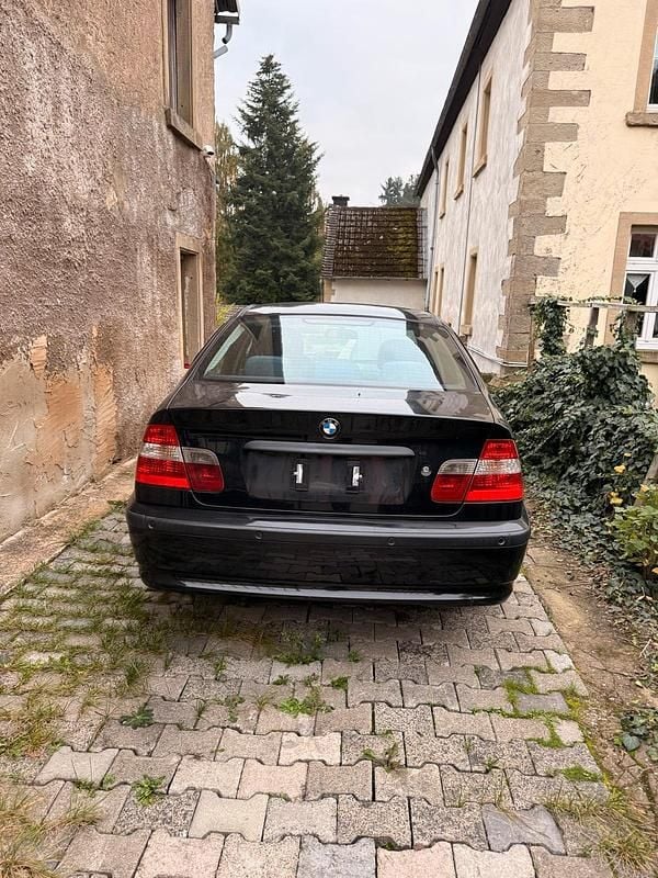 Schwarz Gebraucht 2004 BMW 320 Limousine | 1.500 € (Superpreis) - Bild 1/4