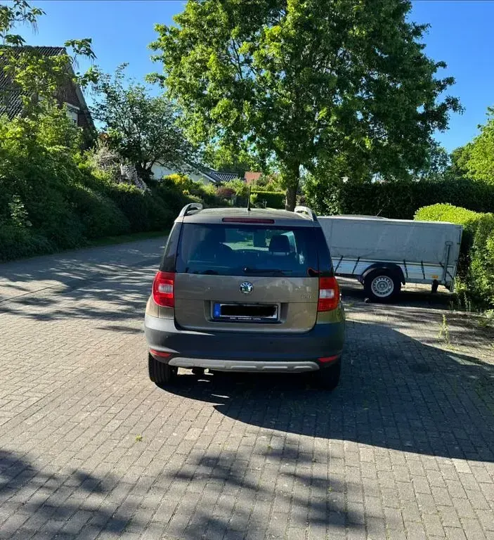 Gebraucht Skoda Yeti 105 PS (77 kW) 2011 Braun SUV