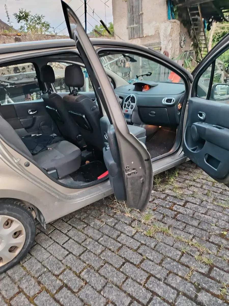Gebraucht Renault Grand Modus 2009 Braun Van / Kleinbus