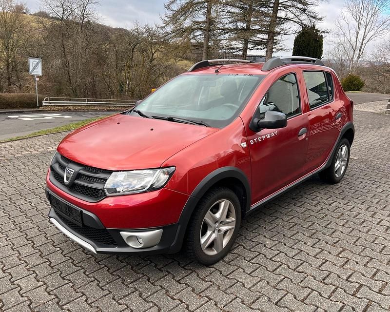 Gebraucht Dacia Sandero Stepway 90 PS (66 kW) 2014 Limousine