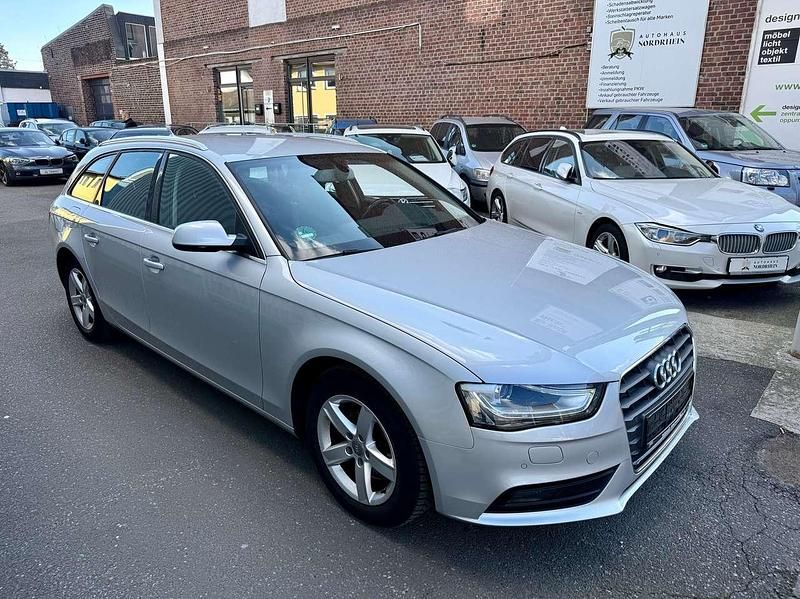 Gebraucht Audi A4 Attraction 150 PS (110 kW) 2014 Eissilber metallic Kombi