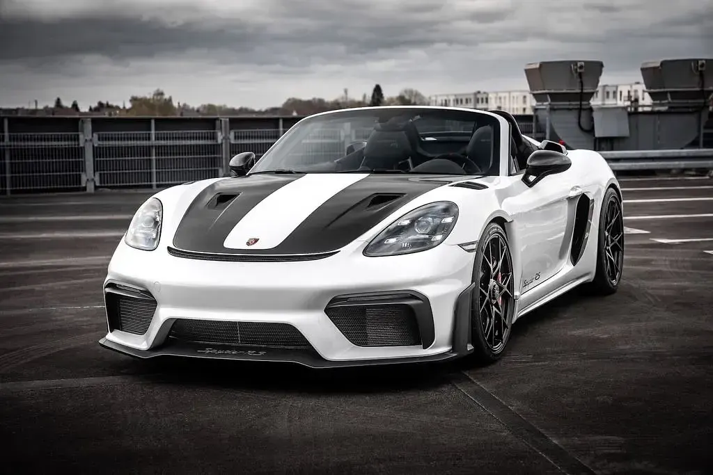 Second-hand Porsche 718 Boxster 500 CP (367 kW) 2024 Alb Cabrio