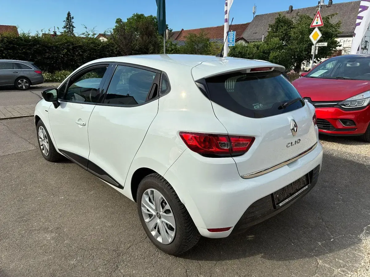Gebraucht Renault Clio LIMITED 76 PS (55 kW) 2019 Weiß Kleinwagen