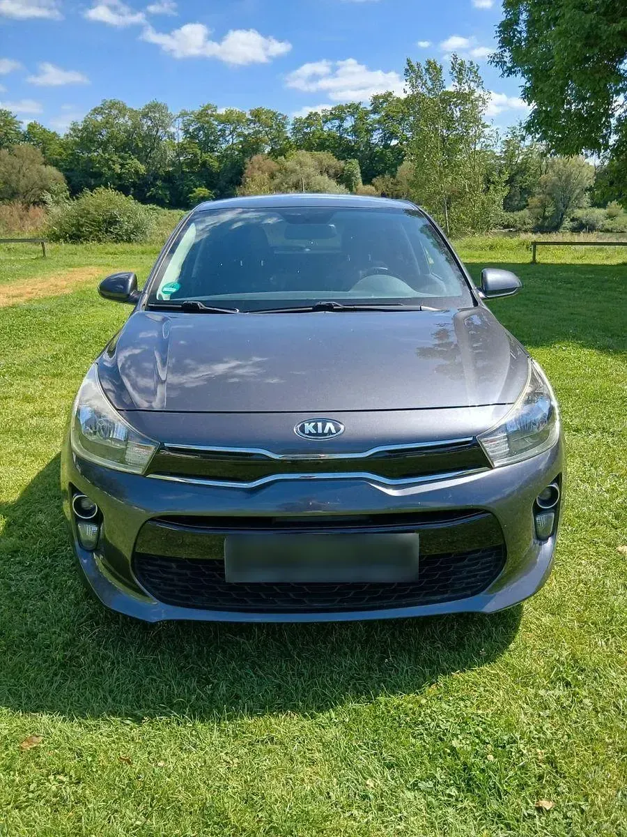 Gebraucht Kia Rio 84 PS (61 kW) 2018 Grau Limousine