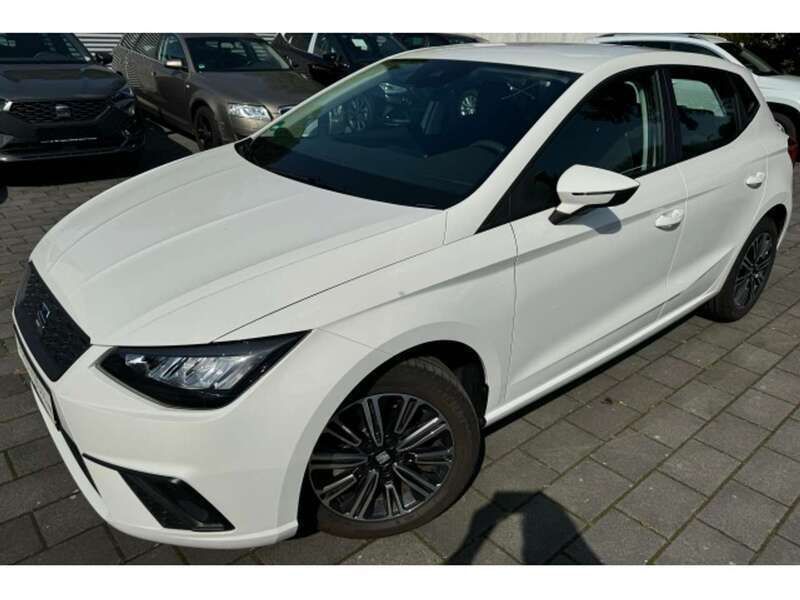Weiß Gebraucht 2024 Seat Ibiza Style Kleinwagen | 20.950 € (Etwas zu teuer) - Bild 1/4