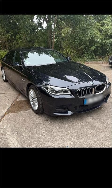 Blau Gebraucht 2015 BMW 530 M Sport Limousine | 18.500 € (Guter Preis) - Bild 1/4